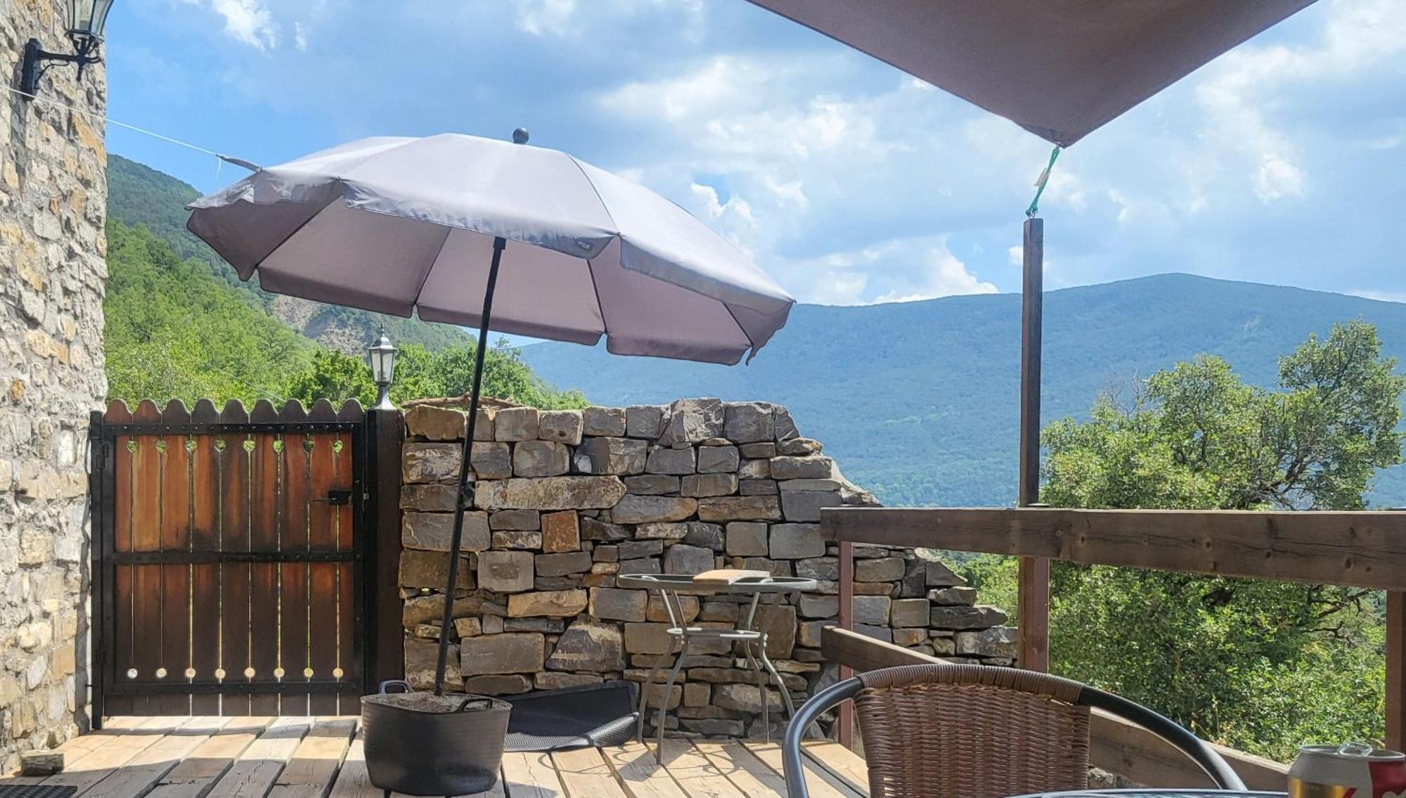 Casa Rural Pirineo Aragones Guest House Биескас Екстериор снимка