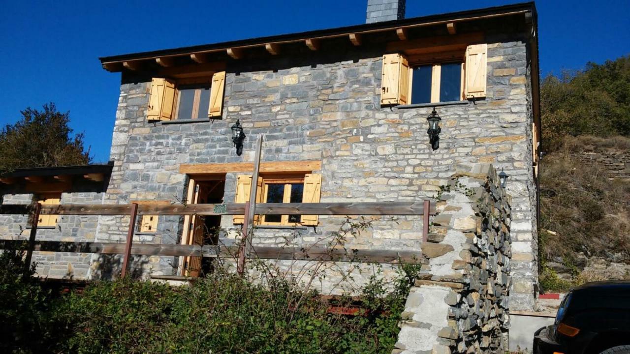 Casa Rural Pirineo Aragones Guest House Биескас Екстериор снимка